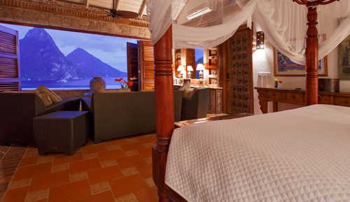 Suite Premier, vistas a la piscina (Pool Suite)