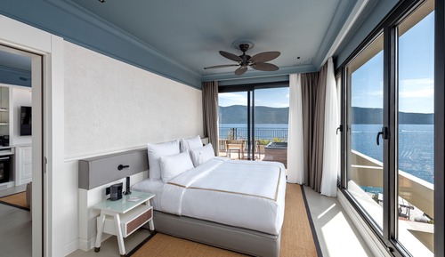 Jacuzzi Suite