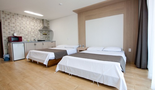 Habitación familiar con 2 camas individuales