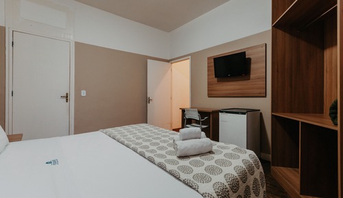 Habitación económica con 2 camas individuales, 1 cama doble