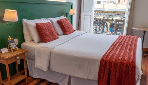 Habitación estándar con 2 camas individuales, 1 cama doble