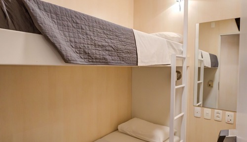 Habitación Confort con 2 camas individuales, baño compartido (domestic arrivals)
