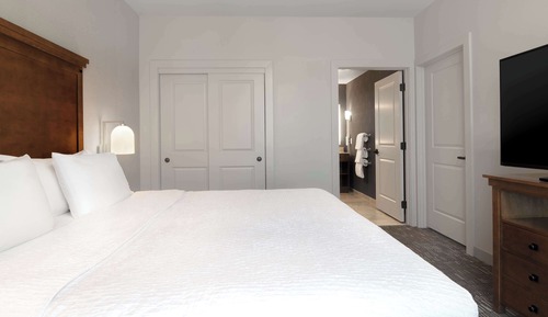 Suite, 1 cama de matrimonio grande, accesible para personas con discapacidad (Roll-in Shower)