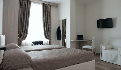 Suite (2 people)