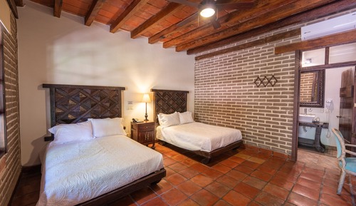 Standard Double Room with Garden View