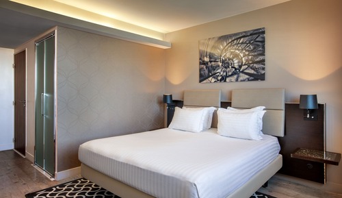 Habitación superior, 1 cama de matrimonio grande, no fumadores, vistas a la ciudad