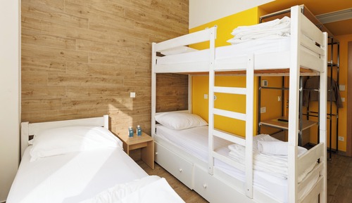 Habitación triple, vistas al jardín