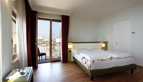 Suite junior, vistas al lago