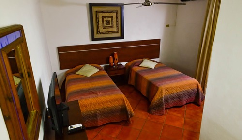 Habitación con 2 camas individuales