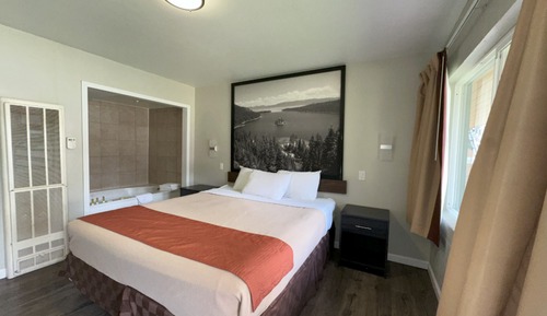 Deluxe King Spa Room, 1 King Bed, Jetted Tub, Non Smoking
