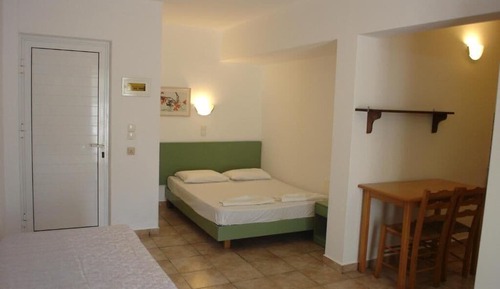 Habitación económica (semi basement)
