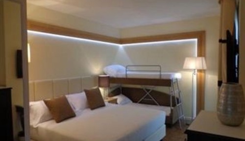 Habitación familiar, balcón