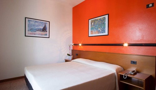 Economy Room, 2 Twin Beds "no balcony"