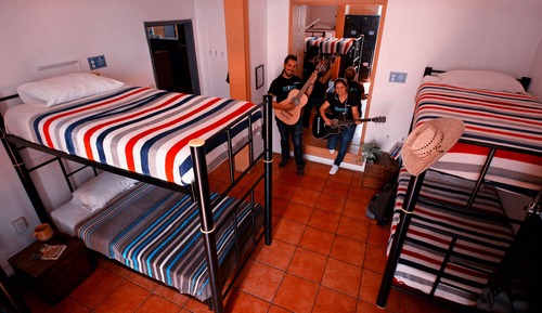 Dormitorio compartido, dormitorio mixto (8 Pax)