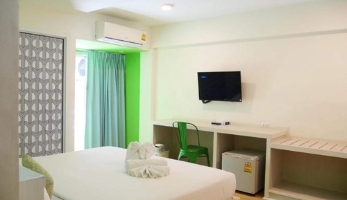 Connecting Room