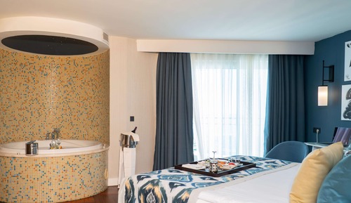 Suite junior, 1 cama de matrimonio, vistas al mar, en esquina