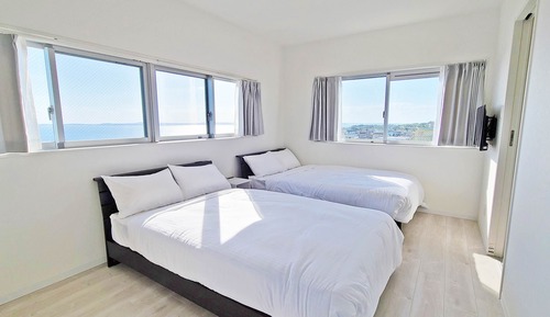 Habitación con 2 camas individuales, vistas al mar