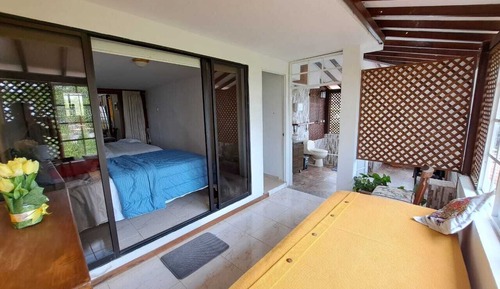Habitación familiar, varias camas, no fumadores, vistas al jardín