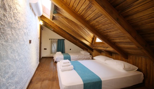 Habitación superior con 2 camas individuales