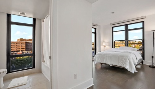 Ático exclusivo, 2 camas de matrimonio, 2 baños, vistas a la ciudad