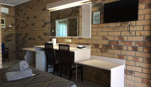 Habitación básica con 1 cama doble o 2 individuales