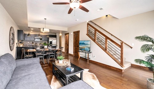 Casa adosada, varias camas, cocina, vistas al jardín (850 Baum St. (Unit C))