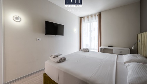 Premium Studio, 2 Bedrooms, Balcony, Partial Sea View