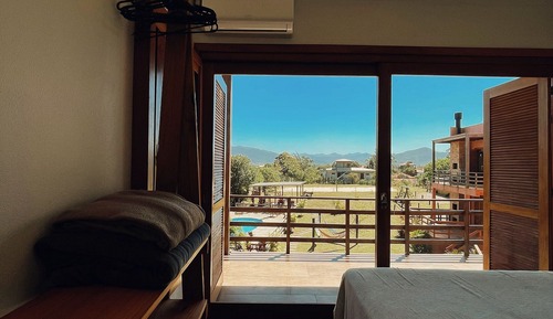 Casa de lujo, acceso a la piscina, vistas a la montaña