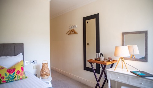 Habitación individual, baño privado (First floor)