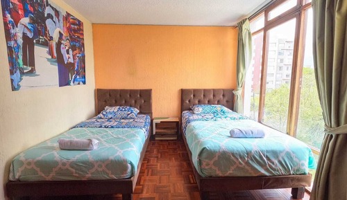Habitación básica con 1 cama doble o 2 individuales