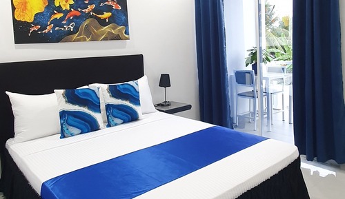 Habitación Deluxe, 1 cama de matrimonio, balcón, vistas a la piscina