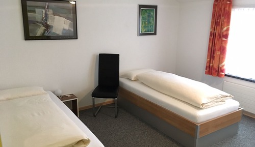 Habitación con 2 camas individuales