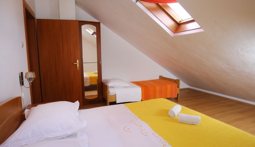 Apartamento (Two Bedroom Apartment with Terrace)