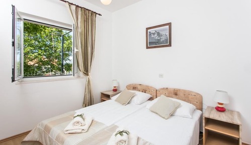 Apartamento (Comfort One Bedroom Apartment with Te)