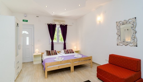Estudio (Comfort Studio Apartment with Terrace)