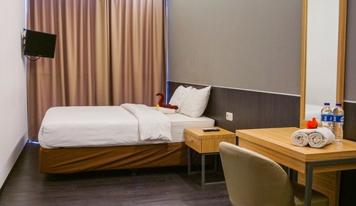Habitación Deluxe doble, 1 cama de matrimonio grande, vistas a la ciudad