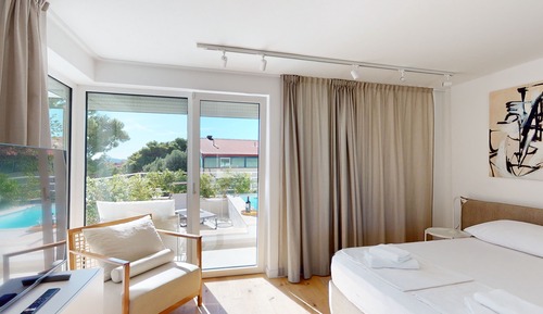 Apartamento de lujo, 2 habitaciones, vistas a la piscina