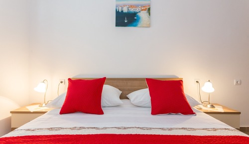Apartamento (Two-Bedroom Apartment with Terrace an)