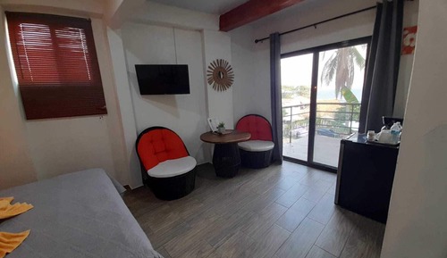 Habitación Confort, 1 cama de matrimonio, vistas parciales al mar