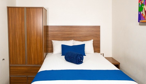 Habitación básica doble, 1 cama doble, baño privado