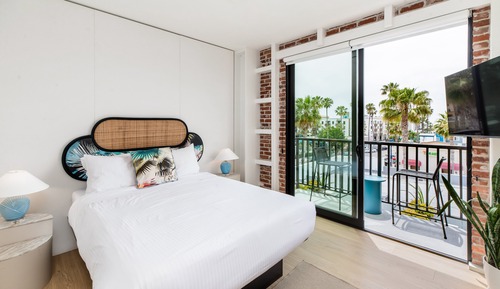 Habitación, 1 cama de matrimonio, balcón, vistas a la ciudad (Room 302)