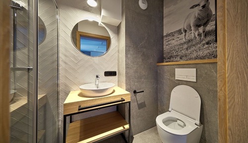 Apartamento Deluxe, 1 cama de matrimonio grande con sofá cama, balcón, vistas a la montaña