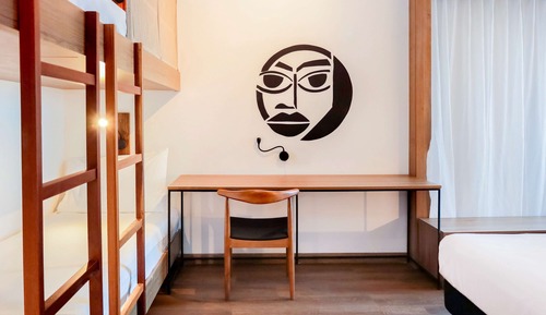 Habitación, varias camas
