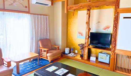 Casual Japanese-style room for 6 people