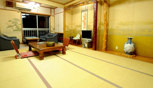 Casual Japanese-style Room for 4 people