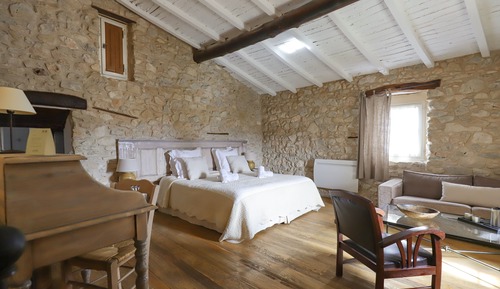 Habitación junior con 1 cama doble o 2 individuales