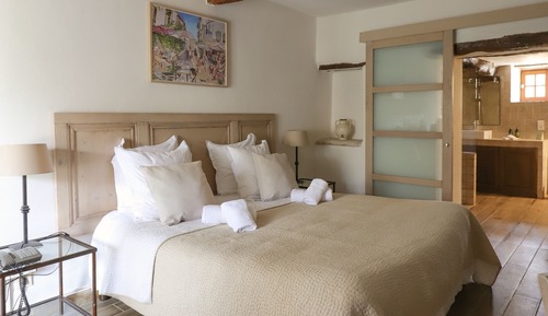 Habitación superior con 1 cama doble o 2 individuales