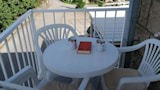 Apartment (Antea - private parking & garden - A1)