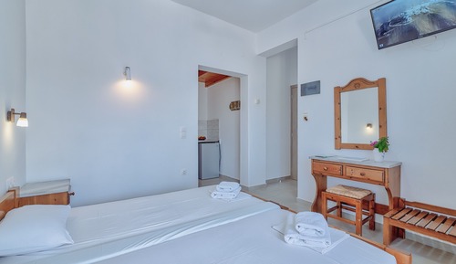 Habitación básica con 1 cama doble o 2 individuales