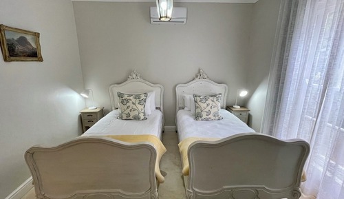 Habitación clásica con 2 camas individuales